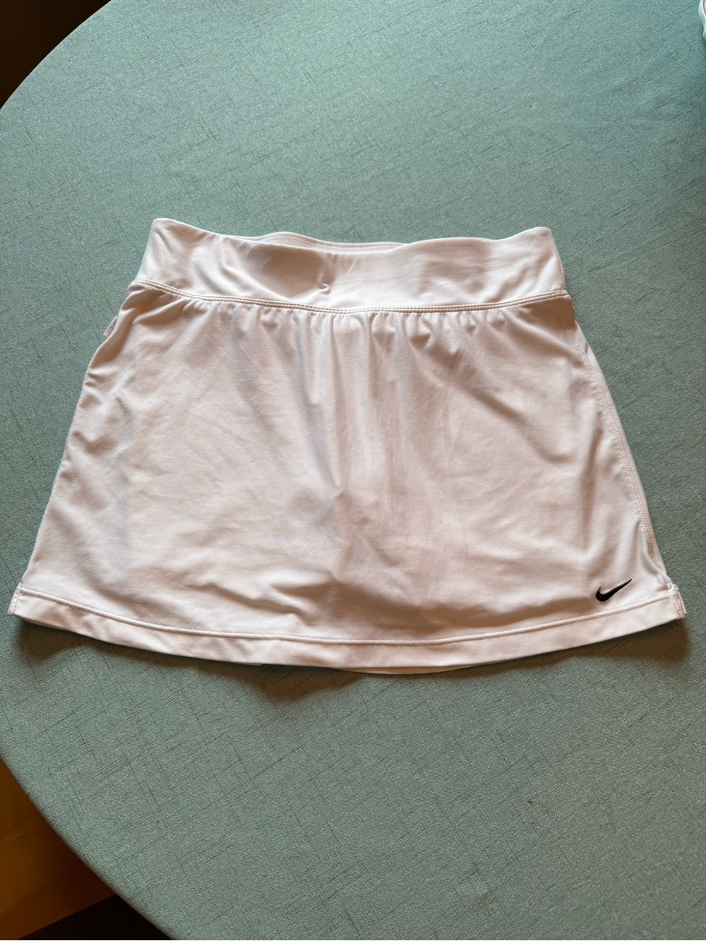 Nike Dry Fit XS White Athletic Skort with Swoosh